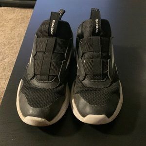 Boys size 3 Reebok slip on shoe great condition